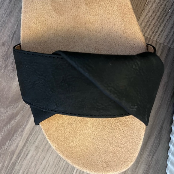 Life Stride Black Crisscross Wedge NIB Size 10 - Picture 4 of 11